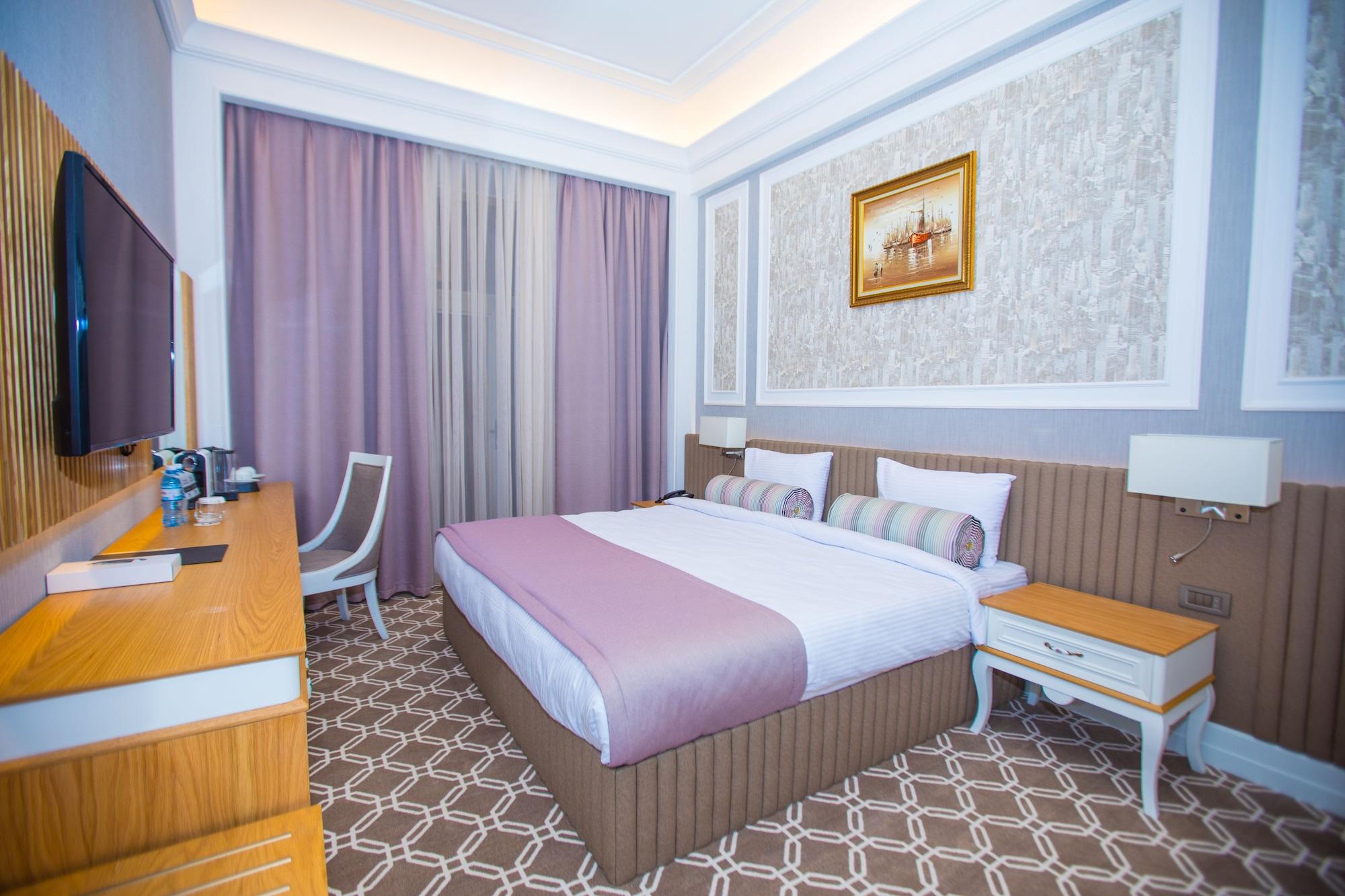 Theatrum Hotel Baku Exterior photo Deluxe Room