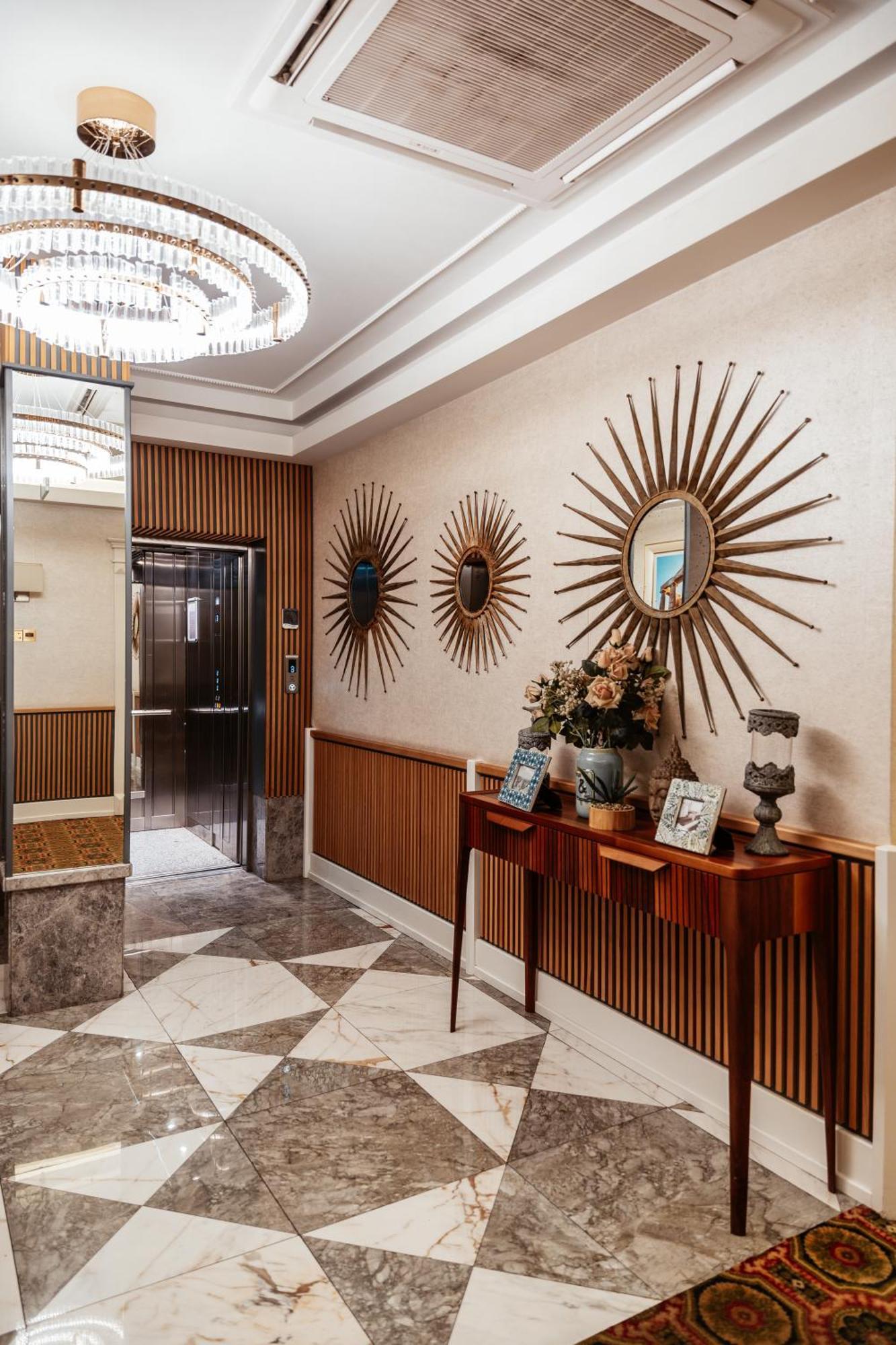Theatrum Hotel Baku Exterior photo Interior of the hotel