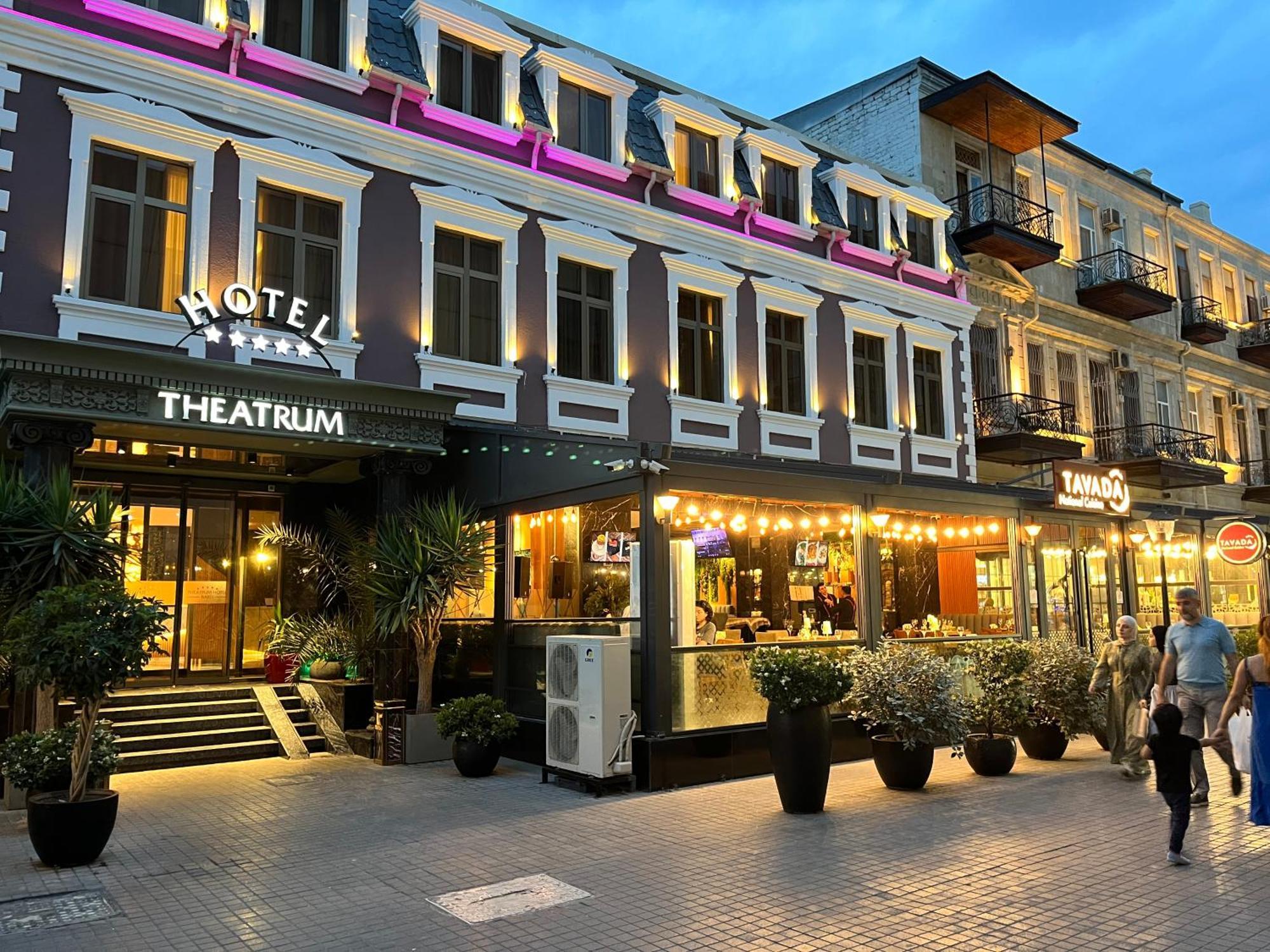Theatrum Hotel Baku Exterior photo Theatrium Hotel