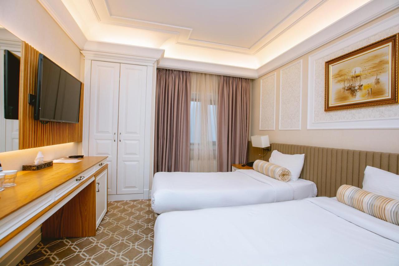 Theatrum Hotel Baku Exterior photo