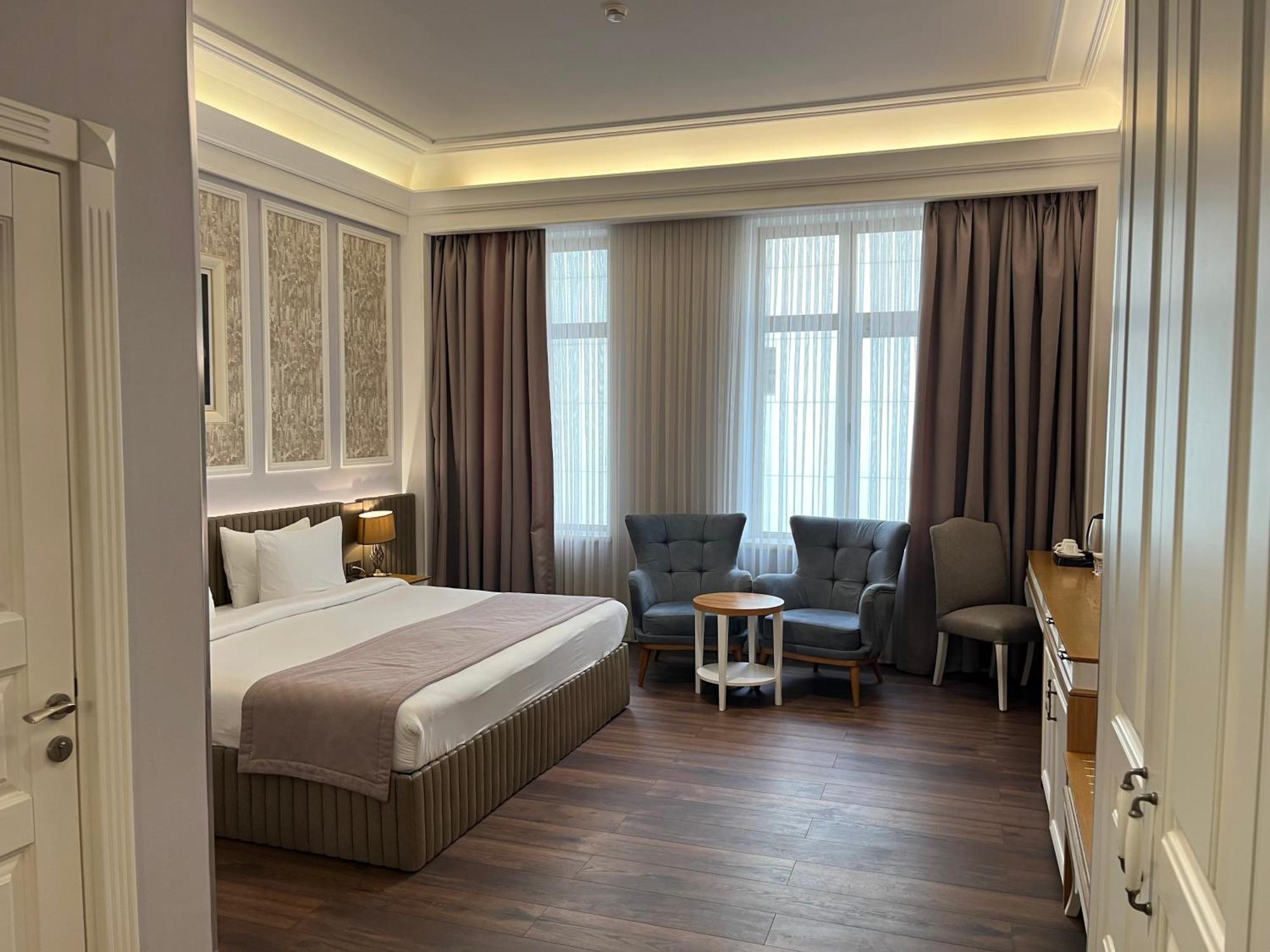 Theatrum Hotel Baku Exterior photo