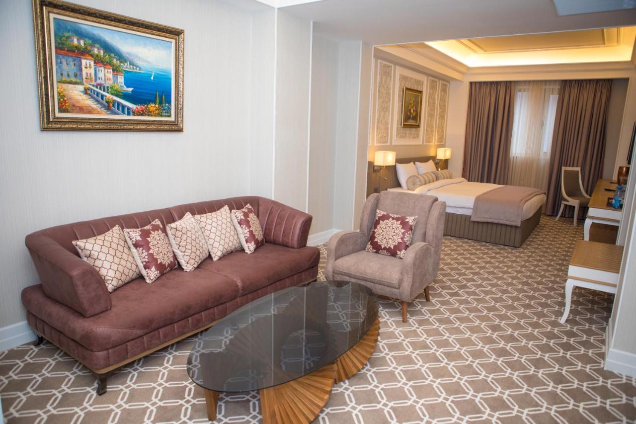 Theatrum Hotel Baku Exterior photo Suite